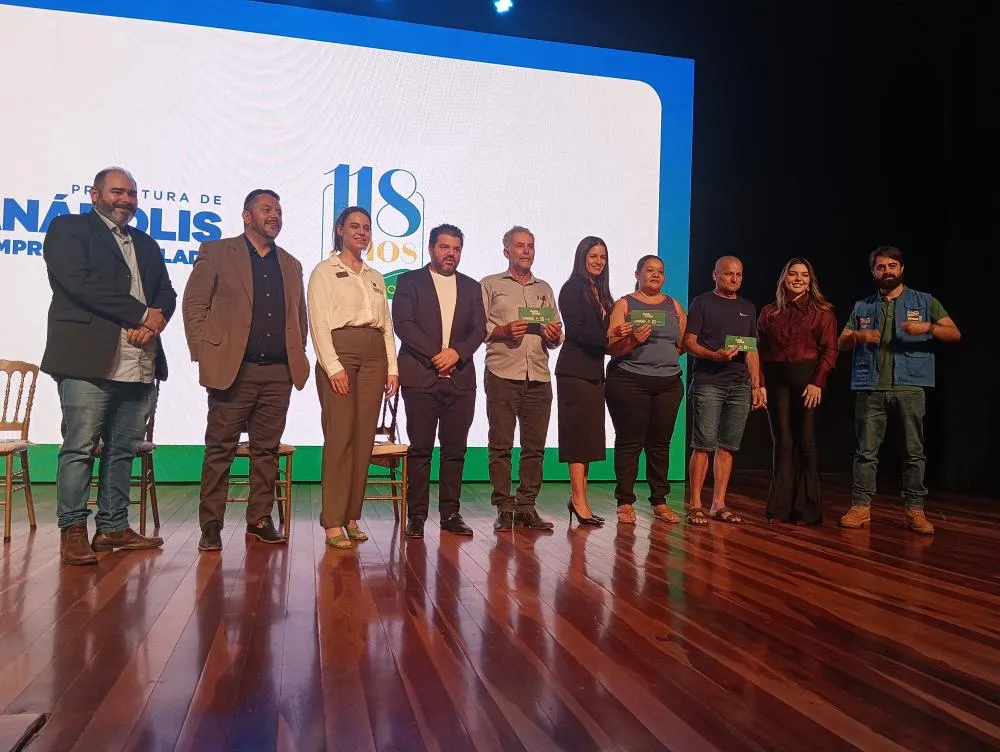Prefeitura de Anápolis através do Programa Goiás Social entrega quase 500 mil em Anápolis 