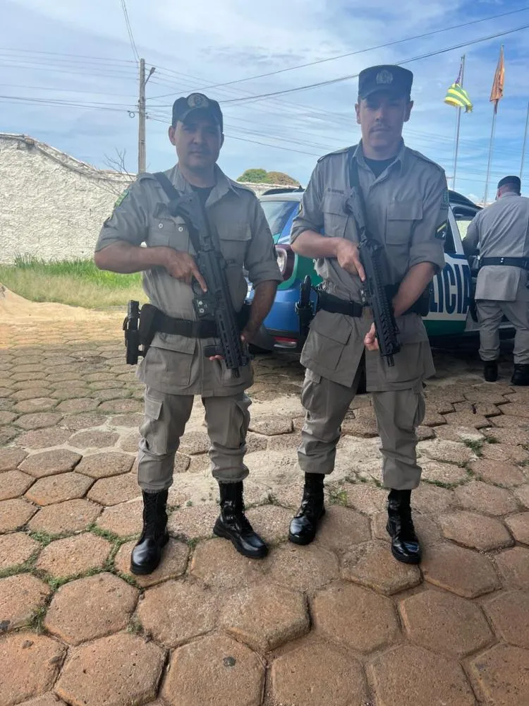 Trabalhador é salvo de casa em chamas em Campo Limpo de Goiás