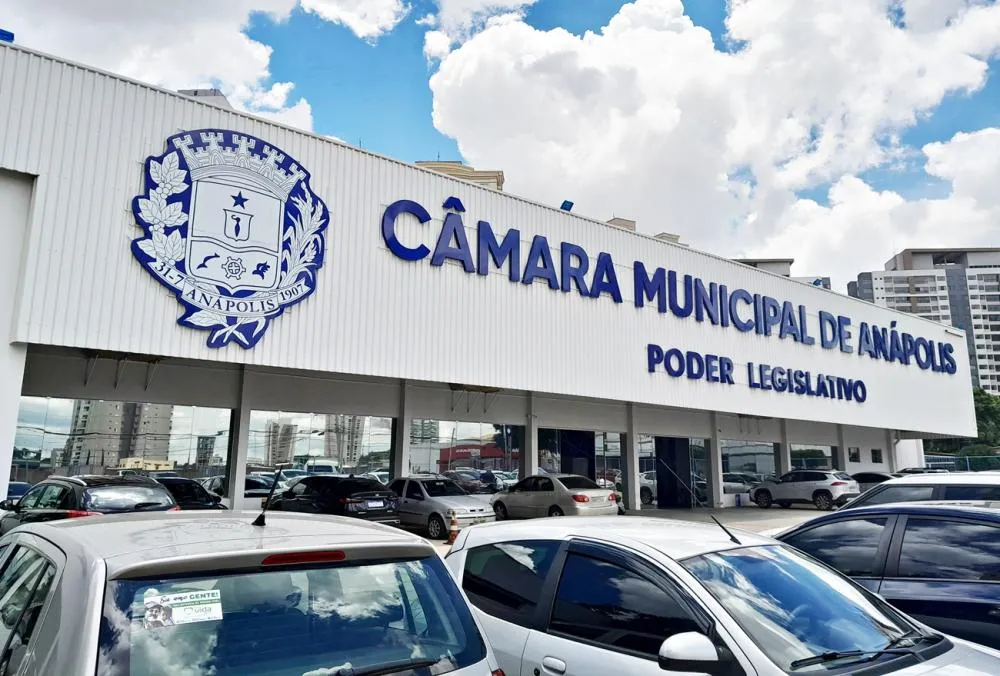 Câmara de Anápolis planeja cortes e demissões para lidar com queda no duodécimo 