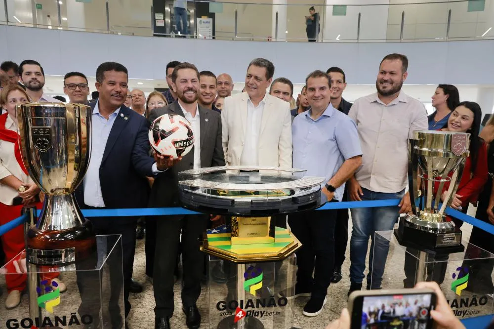 Exposição de Troféus do Campeonato Goiano 2025 no Palácio Maguito Vilela