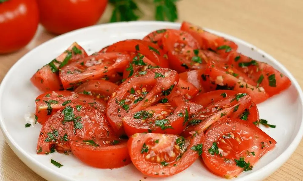  Preço da cesta básica em Anápolis cai em julho, mas tomate chega a variar 100%, diz Procon